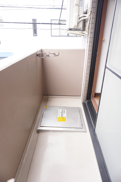 バルコニー　バルコニーにはお洗濯物干せます☆