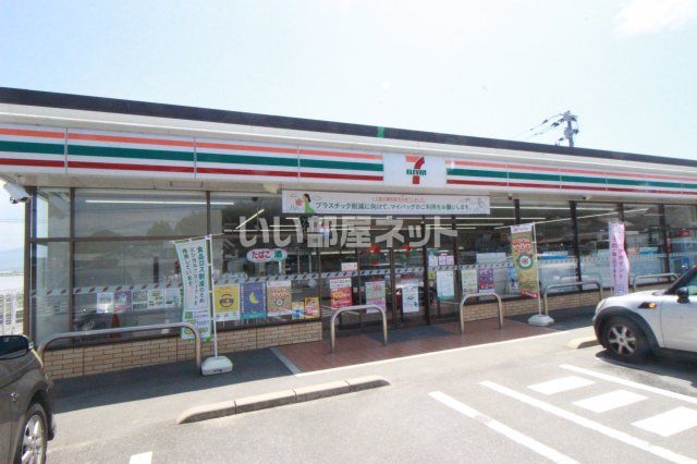 コンビニ　セブンイレブン 福岡元浜1丁目店（コンビニ）まで744m