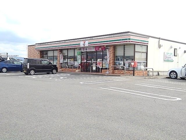 コンビニ　セブンイレブン筑後高江店（コンビニ）まで590m