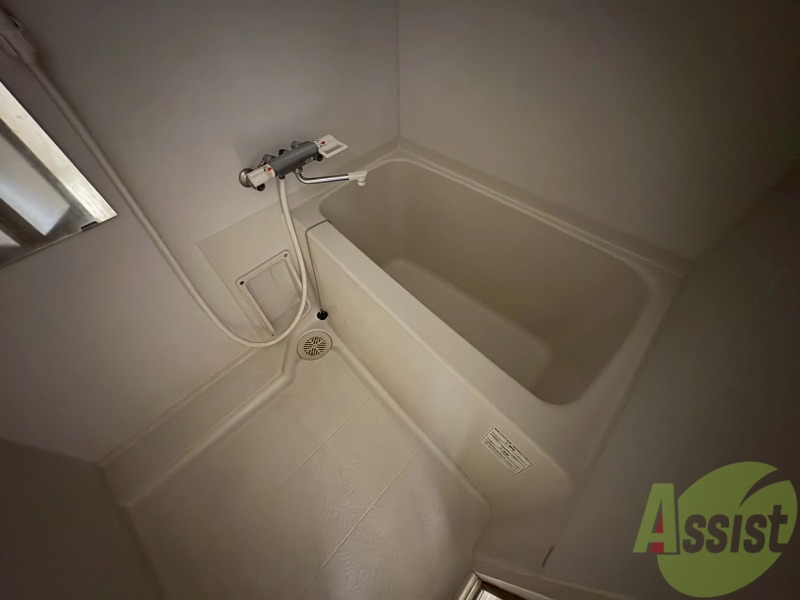 バス・シャワールーム　お風呂になります。一日の疲れを癒してくださいね。