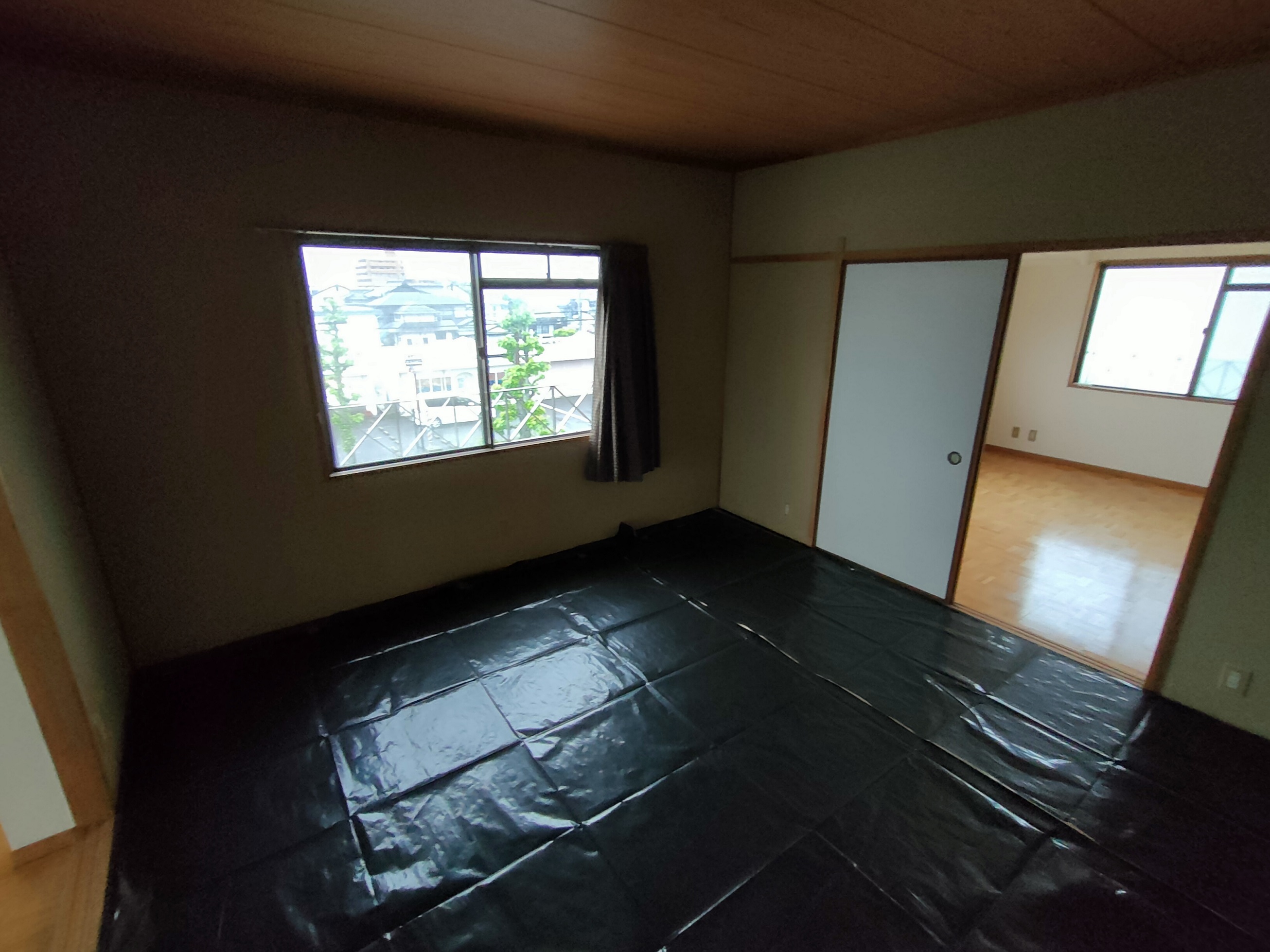 その他　畳に日よけカバーをかけています