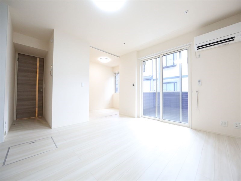 居室・リビング　ＬＤＫ11.2帖　洋室2.9帖　エアコン付　バルコニー