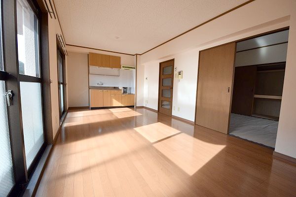 居室・リビング　D棟102号室の写真です