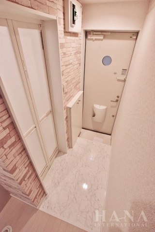 玄関　同タイプ参考写真です。