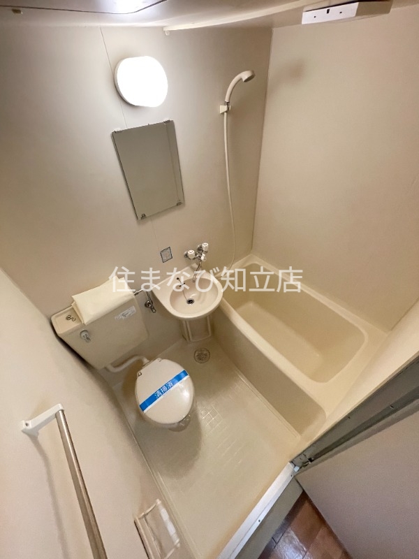 バス・シャワールーム　別室同型写真／反転