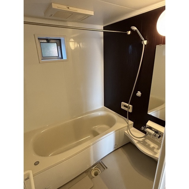 トイレ　追い焚き機能・浴室乾燥機付き