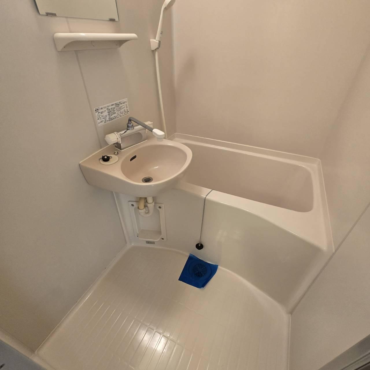 バス・シャワールーム　別部屋参考写真