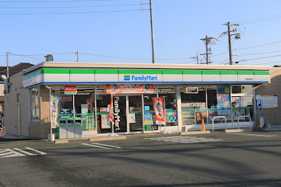 コンビニ　ファミリーマート蒲郡港町店（コンビニ）まで5557m