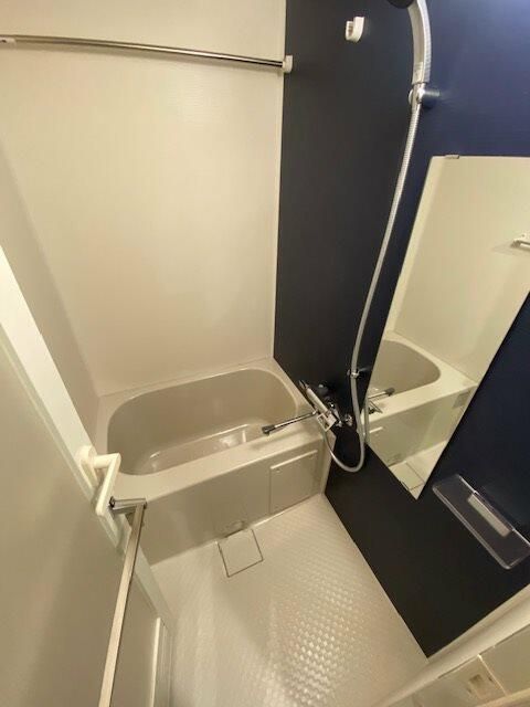 バス・シャワールーム　雨の日のお洗濯だけでなく、カビ予防にも大活躍の浴室乾燥機付♪