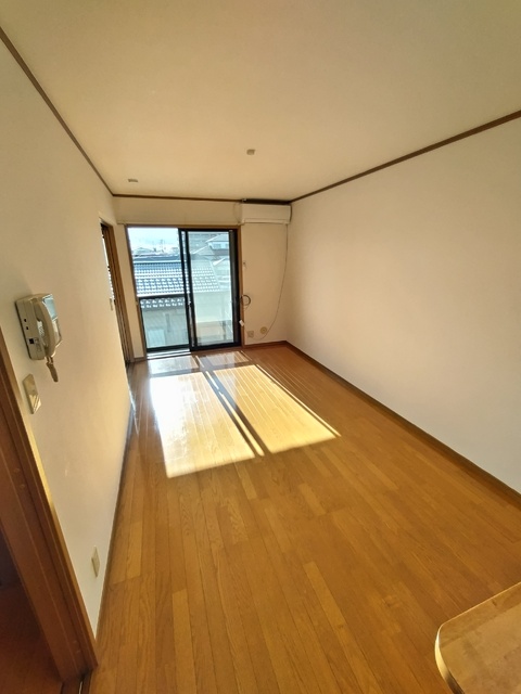 居室・リビング　☆南西向きのＬＤＫ１２帖です☆