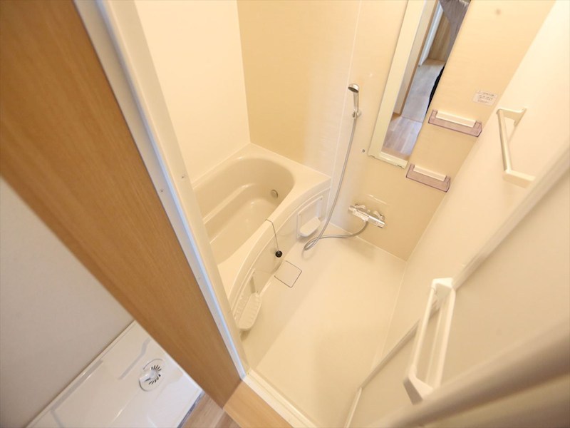 バス・シャワールーム　浴室暖房乾燥機付　追い焚き・オートバス機能付お風呂