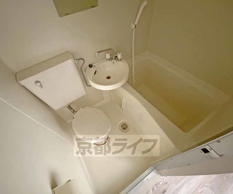 バス・シャワールーム　３点ユニットバスです。