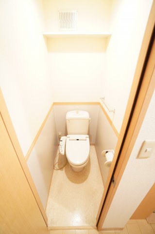 トイレ　※同物件・反転タイプの写真です。