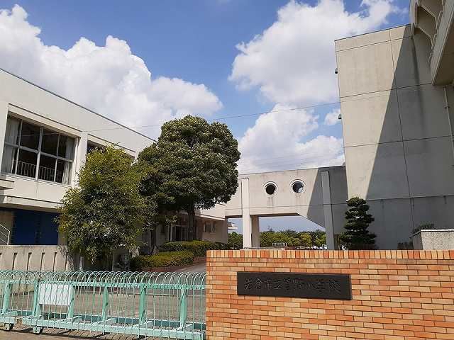 小学校　岩倉市立　曽野小学校（小学校）まで450m