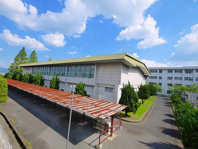 中学校　大和郡山市立郡山中学校（中学校）まで533m