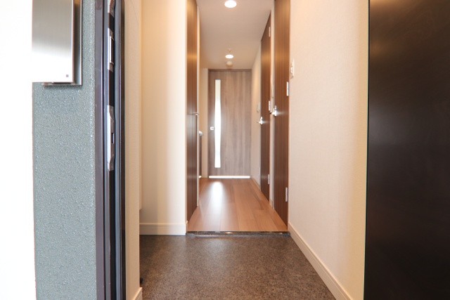 玄関　※別室の参考写真の為、現況優先です。