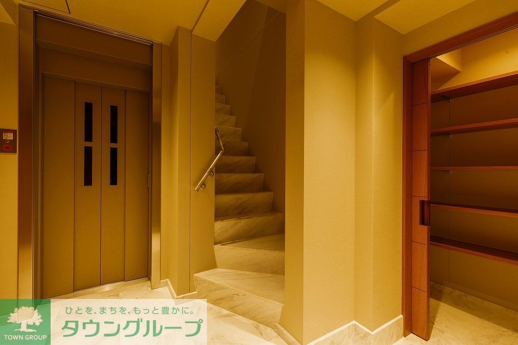 玄関　タウンハウジングレジデンス事業部　恵比寿店・赤坂店までお問…