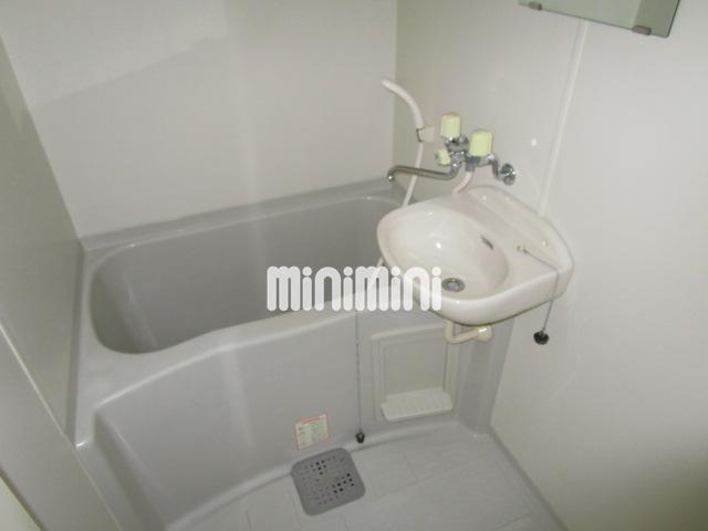 バス・シャワールーム　清潔感のある浴室です