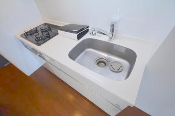 キッチン　オシャレなシステムキッチン。お料理好きには嬉しいですね。