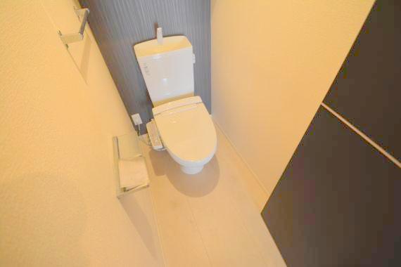 トイレ　綺麗なトイレにはウォシュレット標準装備です。