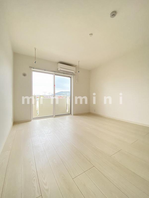 居室・リビング　※写真は別号室のものですので現状優先させていただきます。