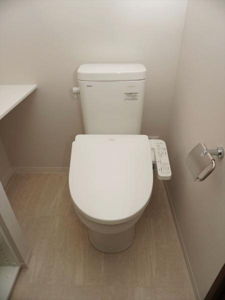 トイレ　トイレ