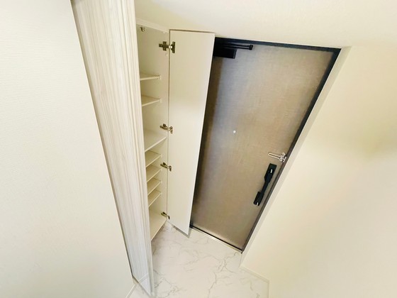 玄関　※別部屋の写真です