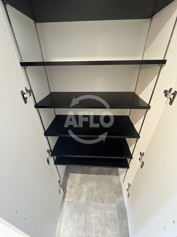 収納　セレニテ江坂グランデ　シューズインクローゼット