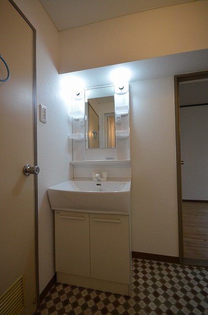 洗面設備　同物件、別号室のものです。