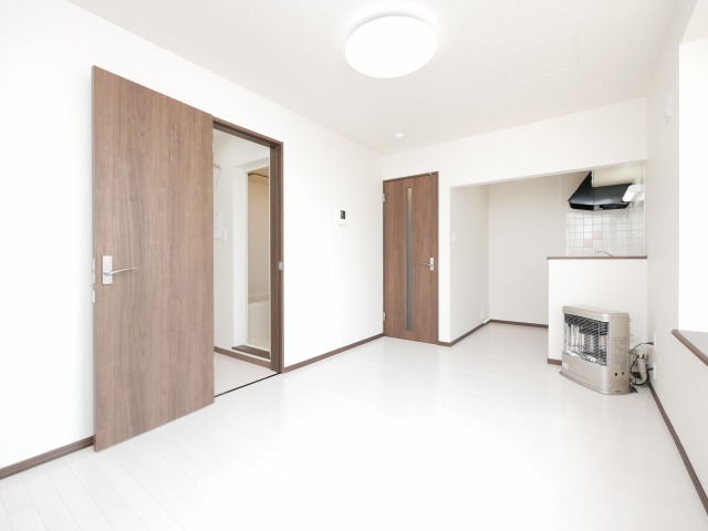 居室・リビング　明るい居間で気持ちまで明るくなりますね！