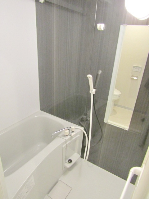 バス・シャワールーム　※別部屋参考写真