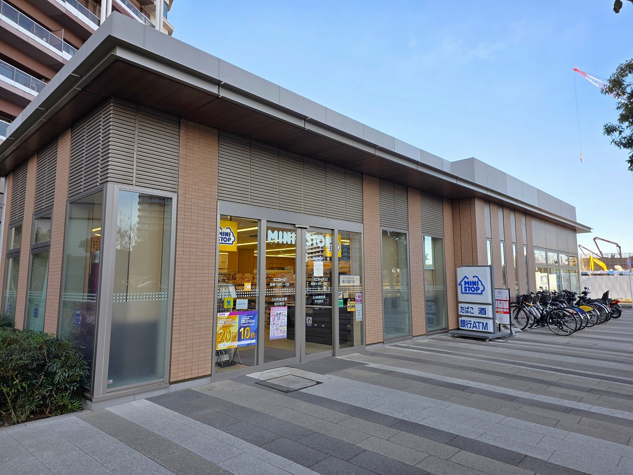 コンビニ　ミニストップ幕張ベイパーク店（コンビニ）まで500m