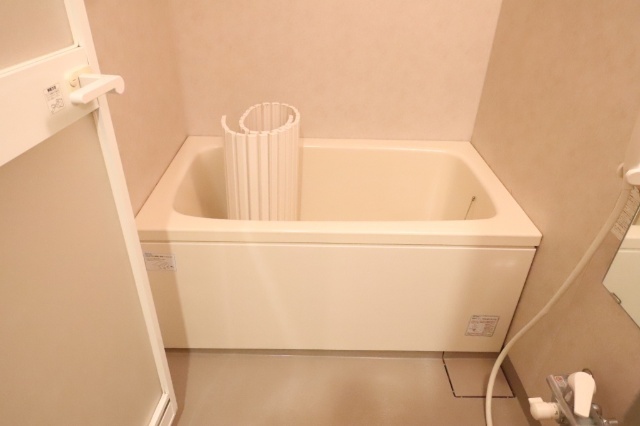 バス・シャワールーム　バストイレ別