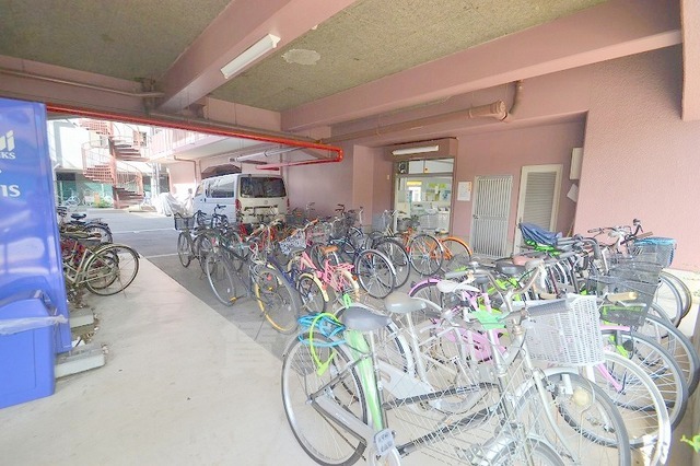 駐車場　駐輪場