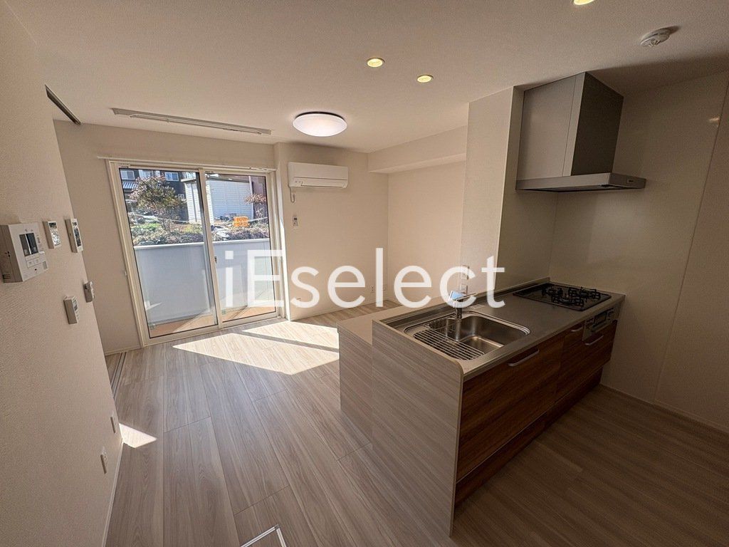 居室・リビング　広々開放的なリビングです♪