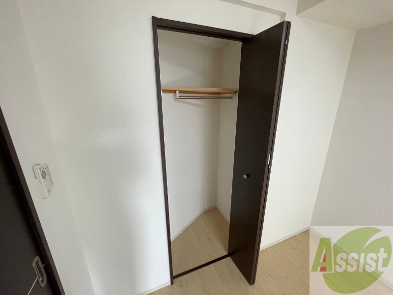 収納　クローゼットは奥行きもあり、荷物が多い方でも安心です。