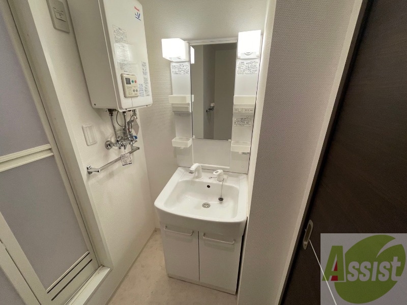 洗面設備　こちらに洗面台があります。朝の洗顔はこちらで。