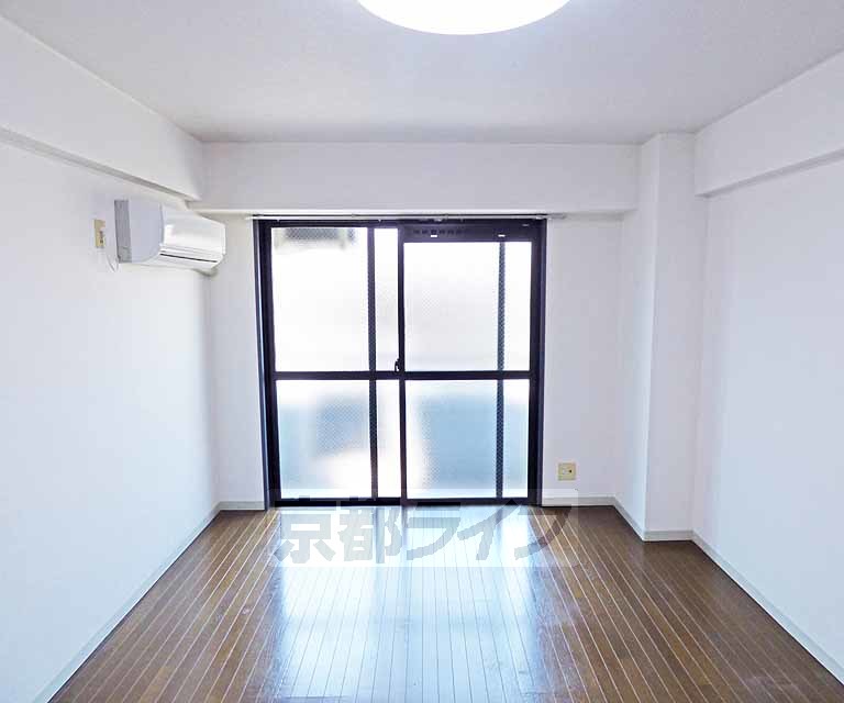 居室・リビング　綺麗な室内です。