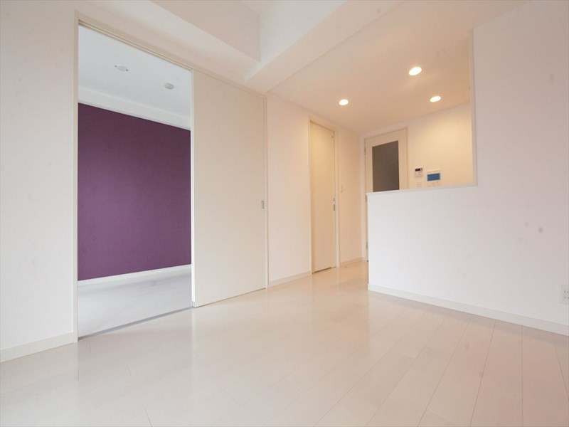 居室・リビング　ＬＤＫ9.6帖　カウンターキッチン　エアコン完備