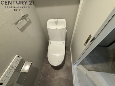 トイレ　温水洗浄便座完備