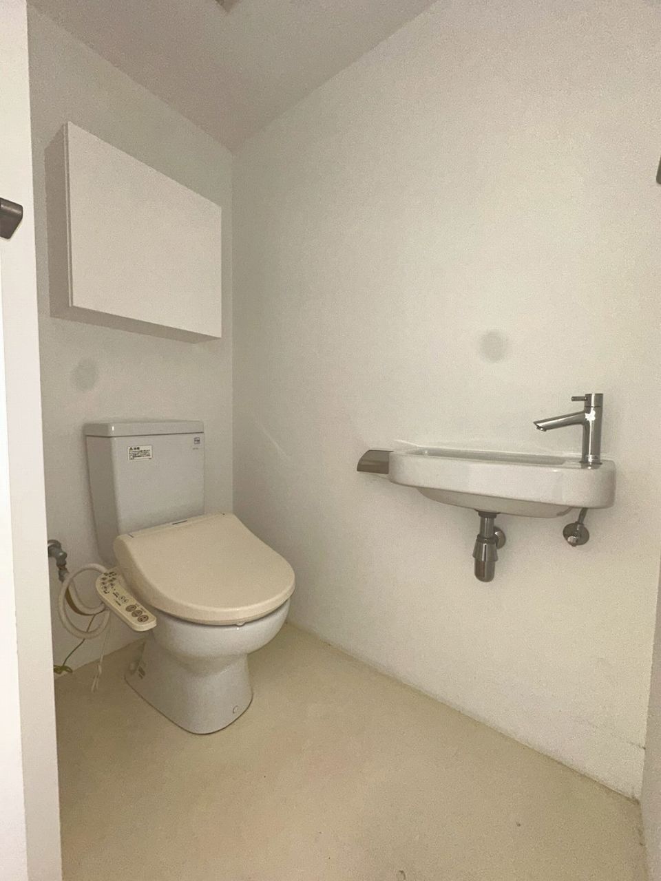 洗面設備　※同物件、別部屋の写真です。