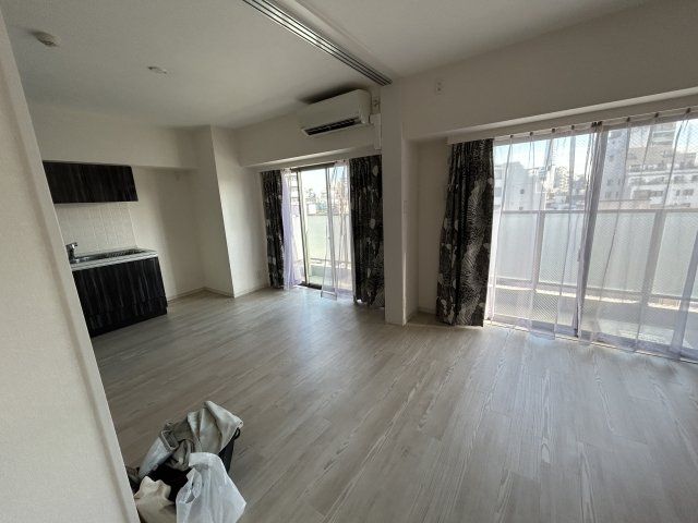 居室・リビング　☆明るい居間☆