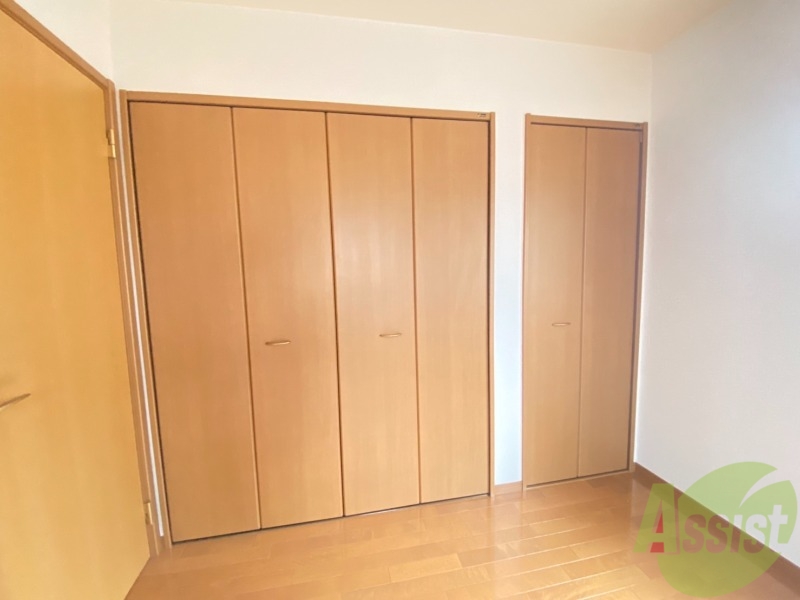 収納　収納はこちらのクローゼットをお使いください。