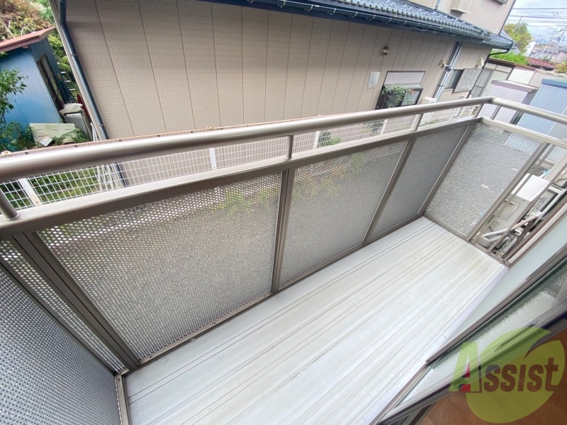 バルコニー　バルコニーがあるので洗濯物は外に干せそうですね～