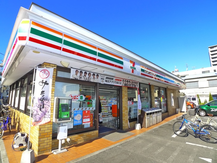 コンビニ　セブンイレブン（コンビニ）まで409m