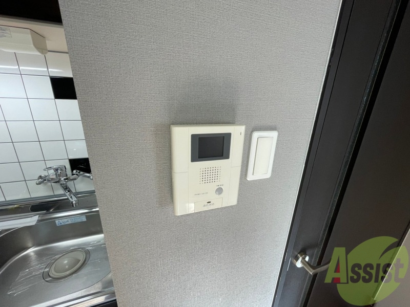 セキュリティ　モニターホンなので来客様の顔が見れます。安心ですね！