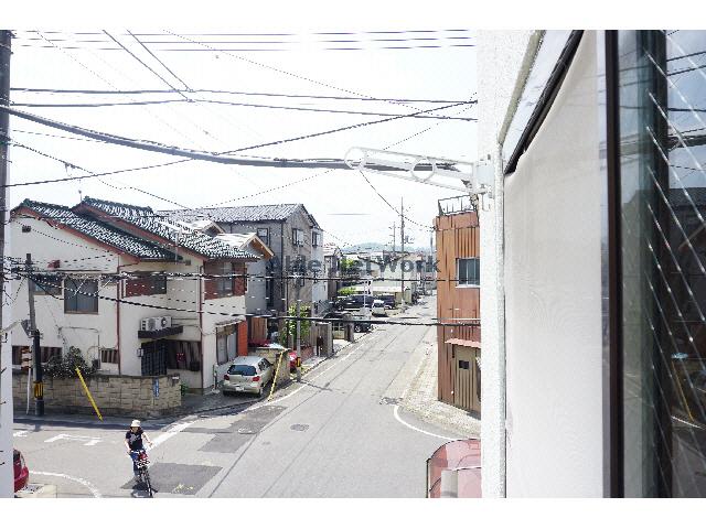 バルコニー　住宅街にあります