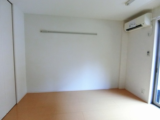 その他部屋・スペース　南向き洋室8.5帖☆ウォークインクローゼットがあります！お洋