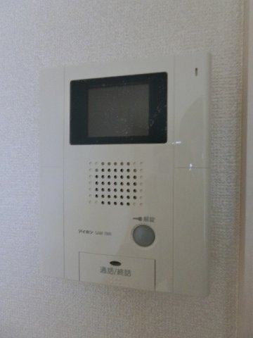 セキュリティ　防犯対策に有効なカメラ付きインターホン！突然の来客にもバッチ