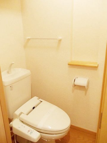 トイレ　清潔感のあるトイレです
